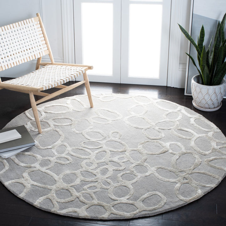 SAFAVIEH Soho Collection SOH515A Handmade Grey Rug Image 2