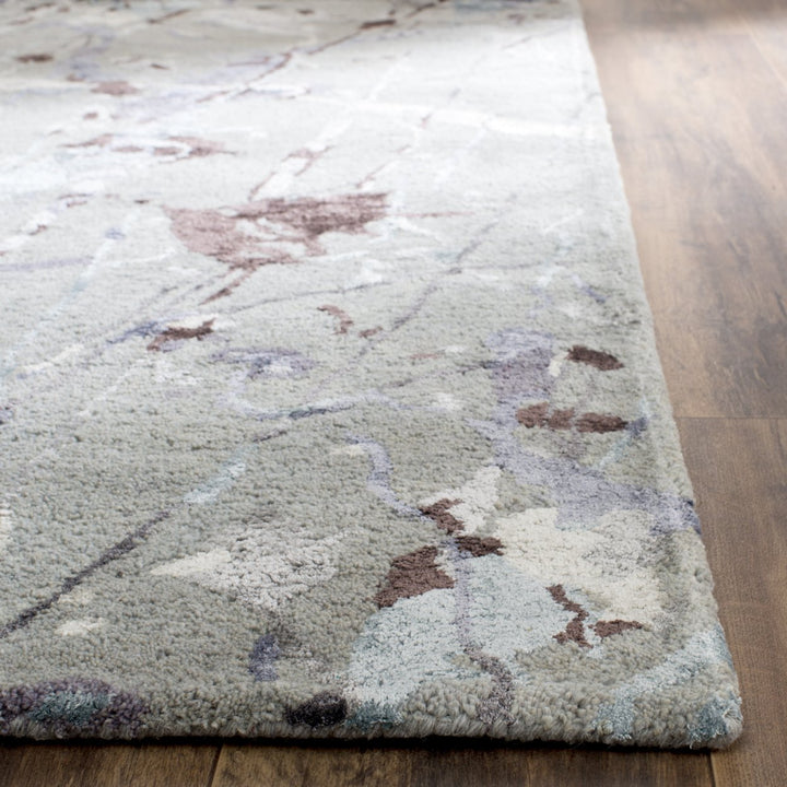 SAFAVIEH Soho Collection SOH527A Handmade Grey/Multi Rug Image 3