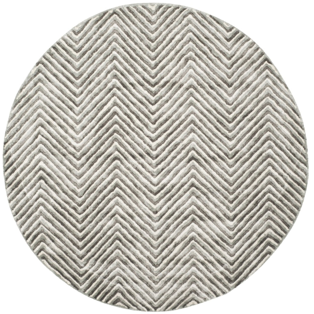 SAFAVIEH Soho Collection SOH580B Ivory / Grey Rug Image 4