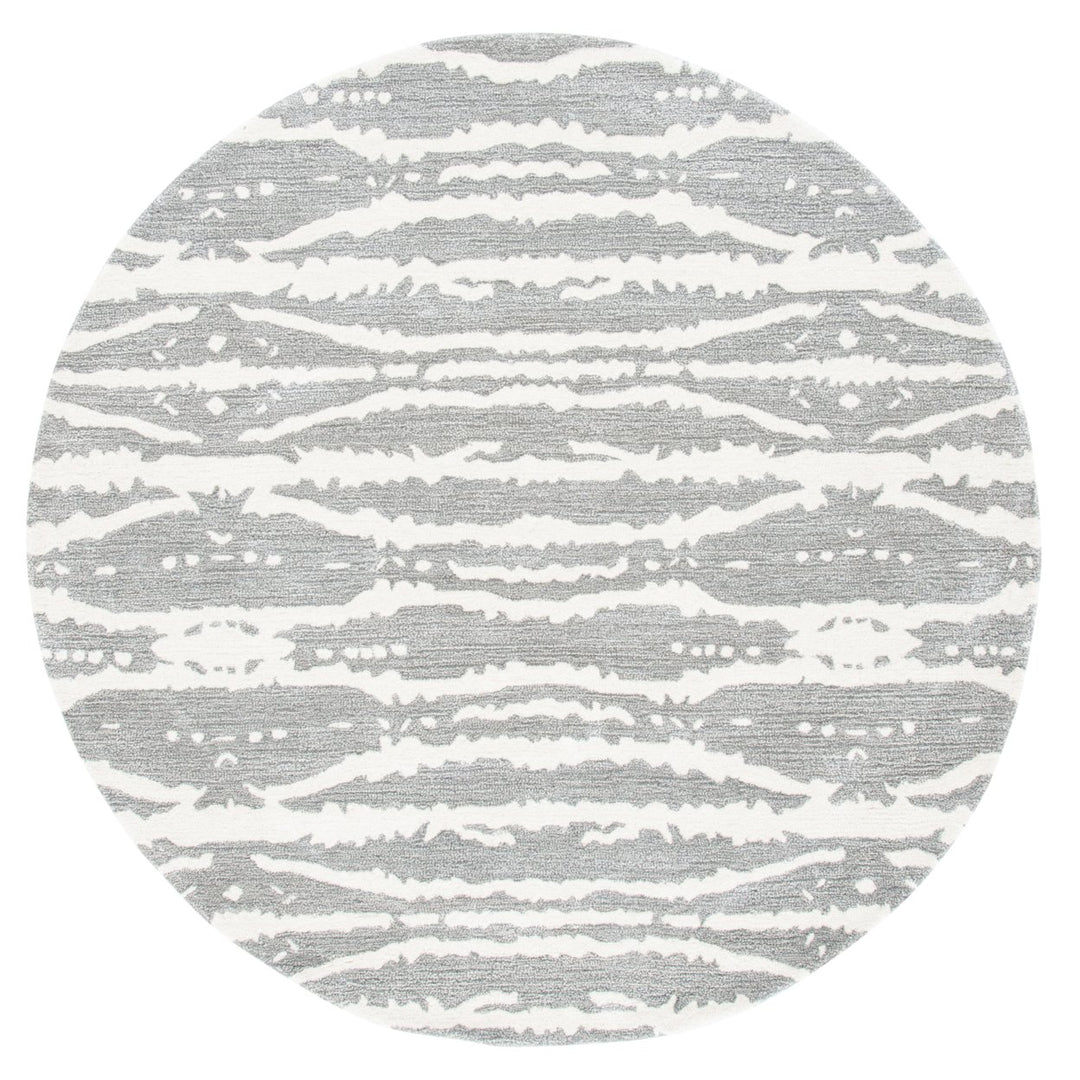 SAFAVIEH Soho Collection SOH656F Handmade Grey/Ivory Rug Image 1