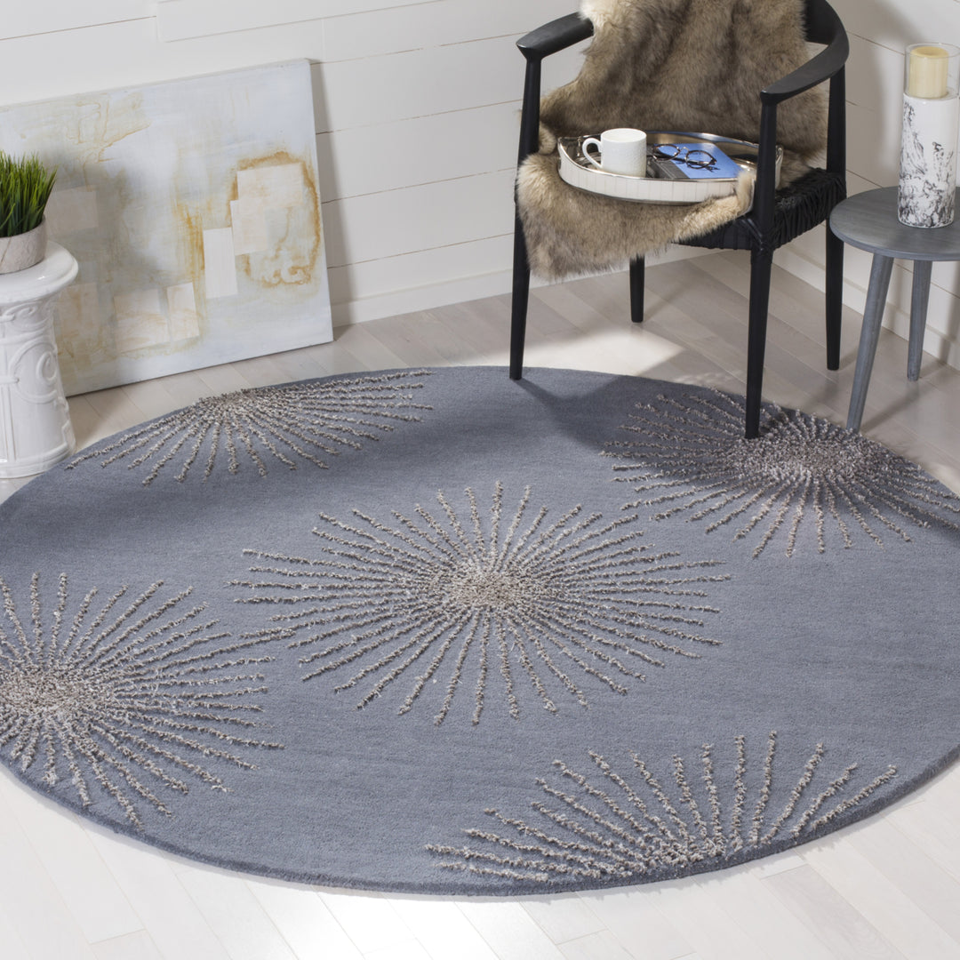 SAFAVIEH Soho SOH712E Handmade Dark Grey / Silver Rug Image 3