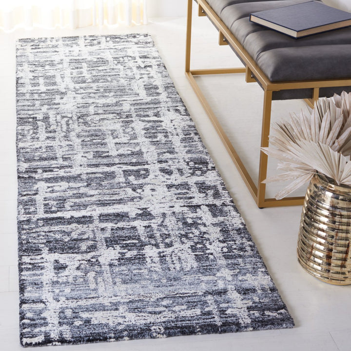 SAFAVIEH Soho Collection SOH657F Handmade Grey/Ivory Rug Image 3