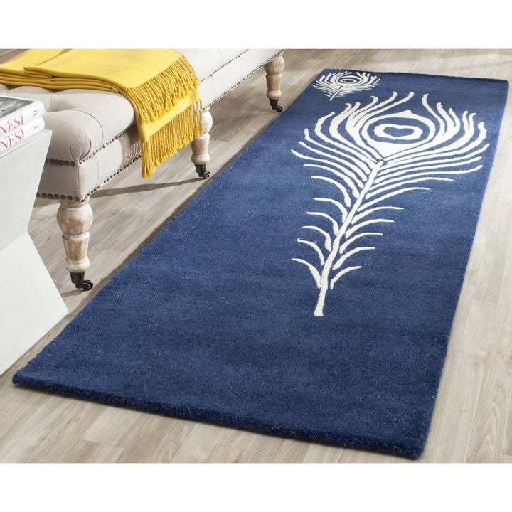 SAFAVIEH Soho Collection SOH704D Handmade Navy/Ivory Rug Image 2