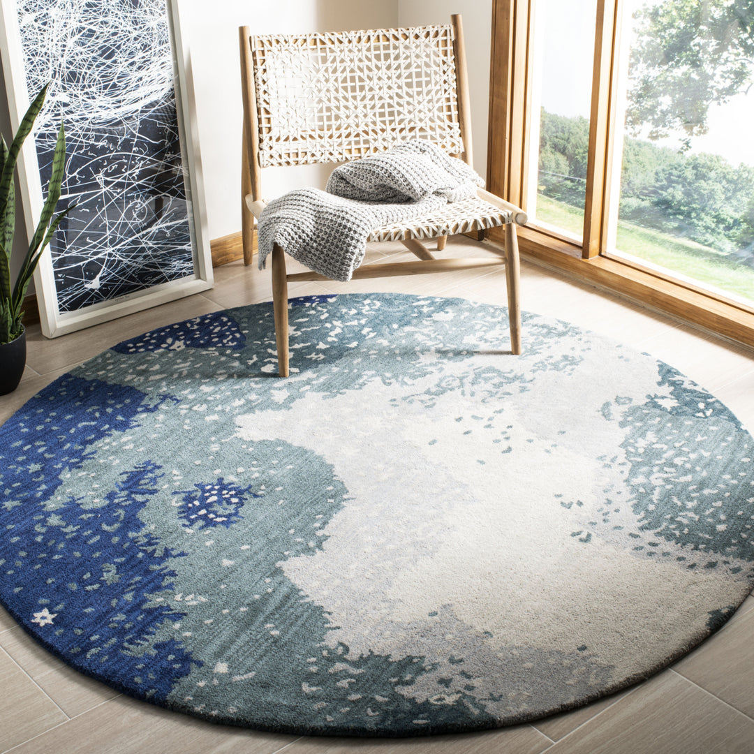 SAFAVIEH Soho Collection SOH706B Handmade Blue/Multi Rug Image 2