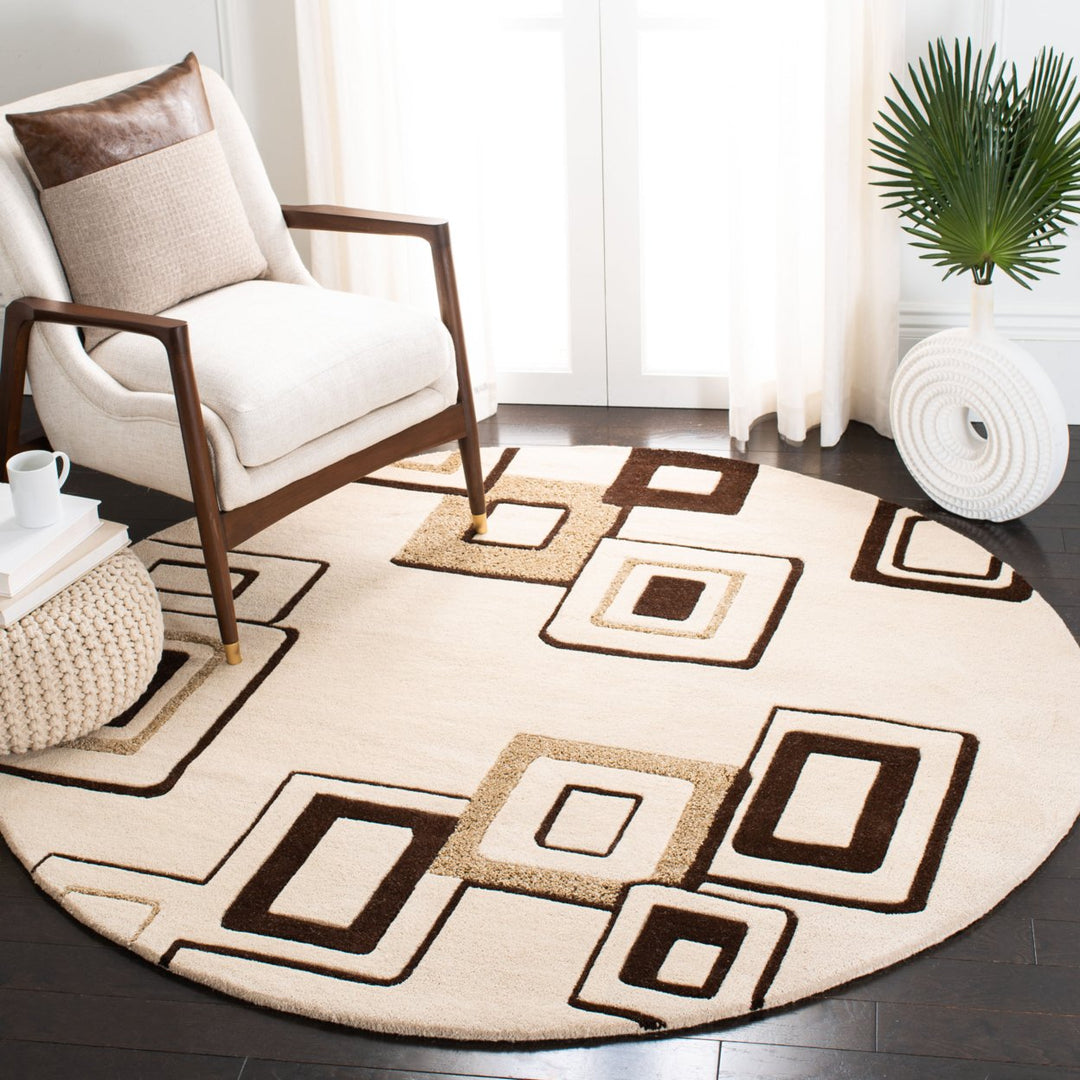 SAFAVIEH Soho SOH711A Handmade Beige / Brown Rug Image 2