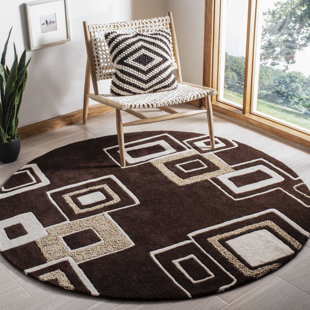 SAFAVIEH Soho SOH711B Handmade Brown / Beige Rug Image 2