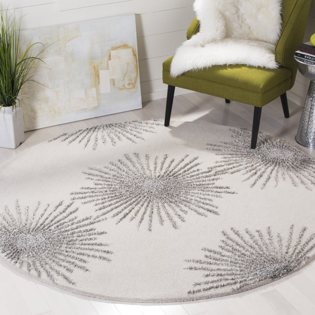 SAFAVIEH Soho SOH712J Handmade Ivory / Silver Rug Image 2