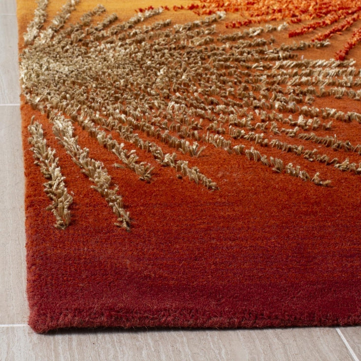 SAFAVIEH Soho Collection SOH712R Handmade Rust/Multi Rug Image 7