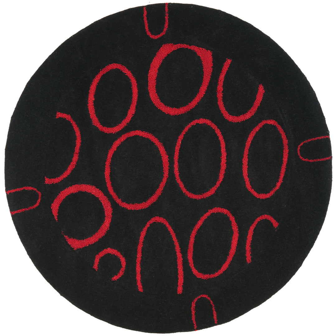 SAFAVIEH Soho Collection SOH714B Handmade Black / Red Rug Image 4