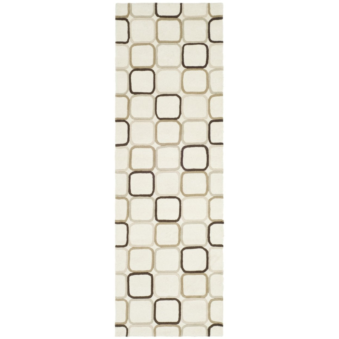 SAFAVIEH Soho SOH713A Handmade Ivory / Multi Rug Image 1