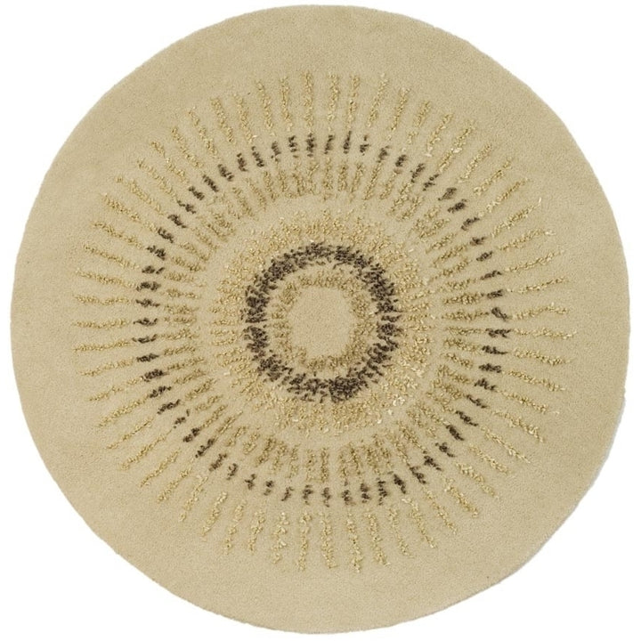 SAFAVIEH Soho Collection SOH719A Handmade Beige/Gold Rug Image 3