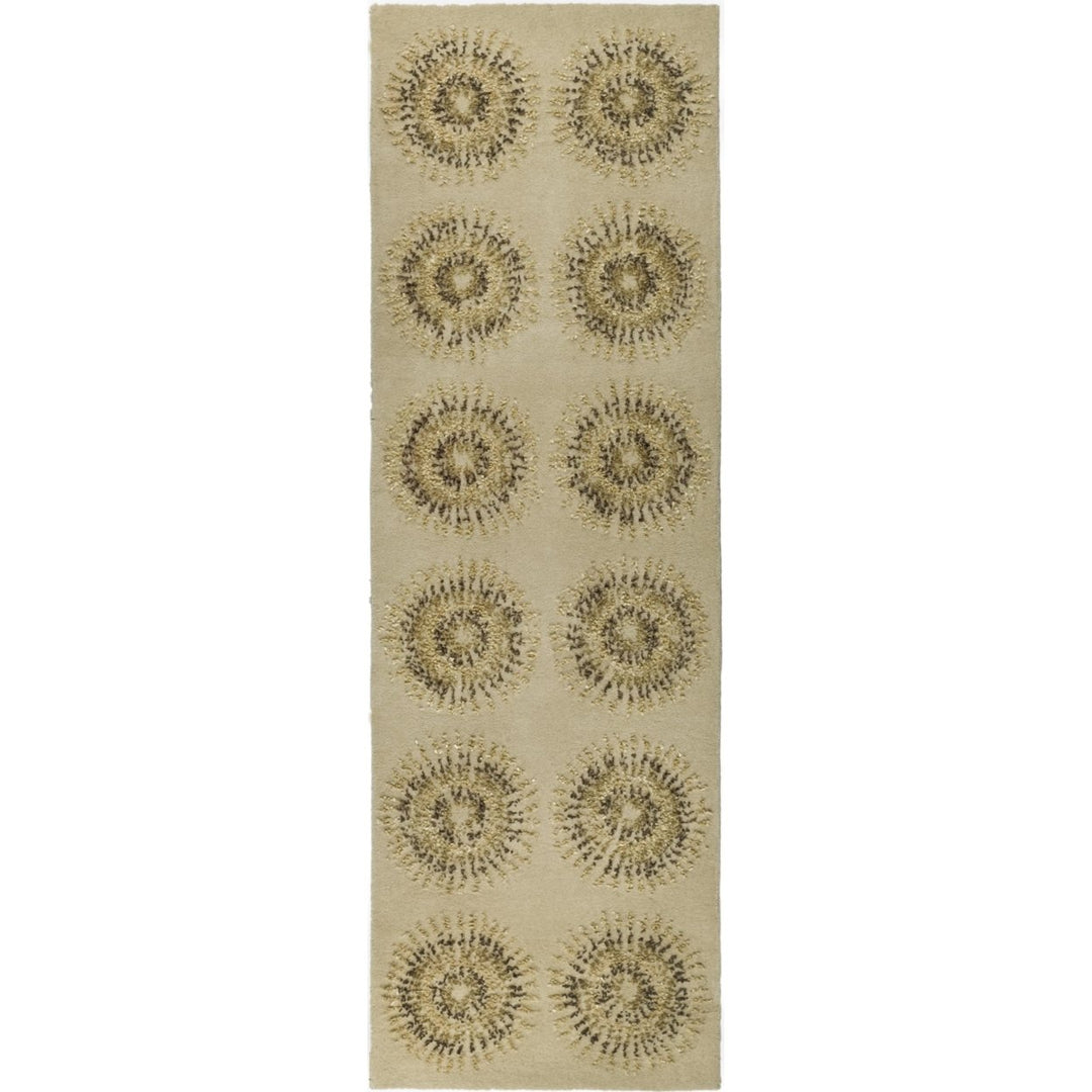 SAFAVIEH Soho Collection SOH719A Handmade Beige/Gold Rug Image 1