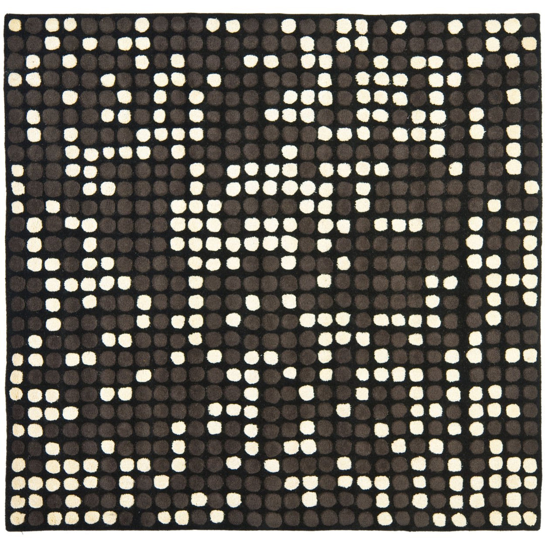 SAFAVIEH Soho SOH726A Handmade Black / White Rug Image 1