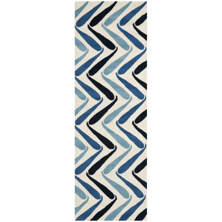 SAFAVIEH Soho Collection SOH731A Handmade Ivory/Blue Rug Image 5