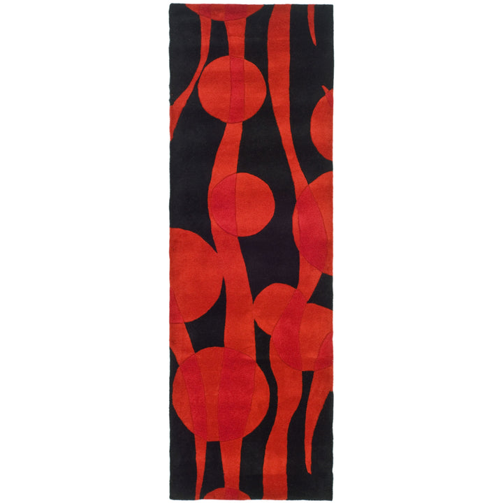 SAFAVIEH Soho Collection SOH755A Handmade Black / Red Rug Image 5