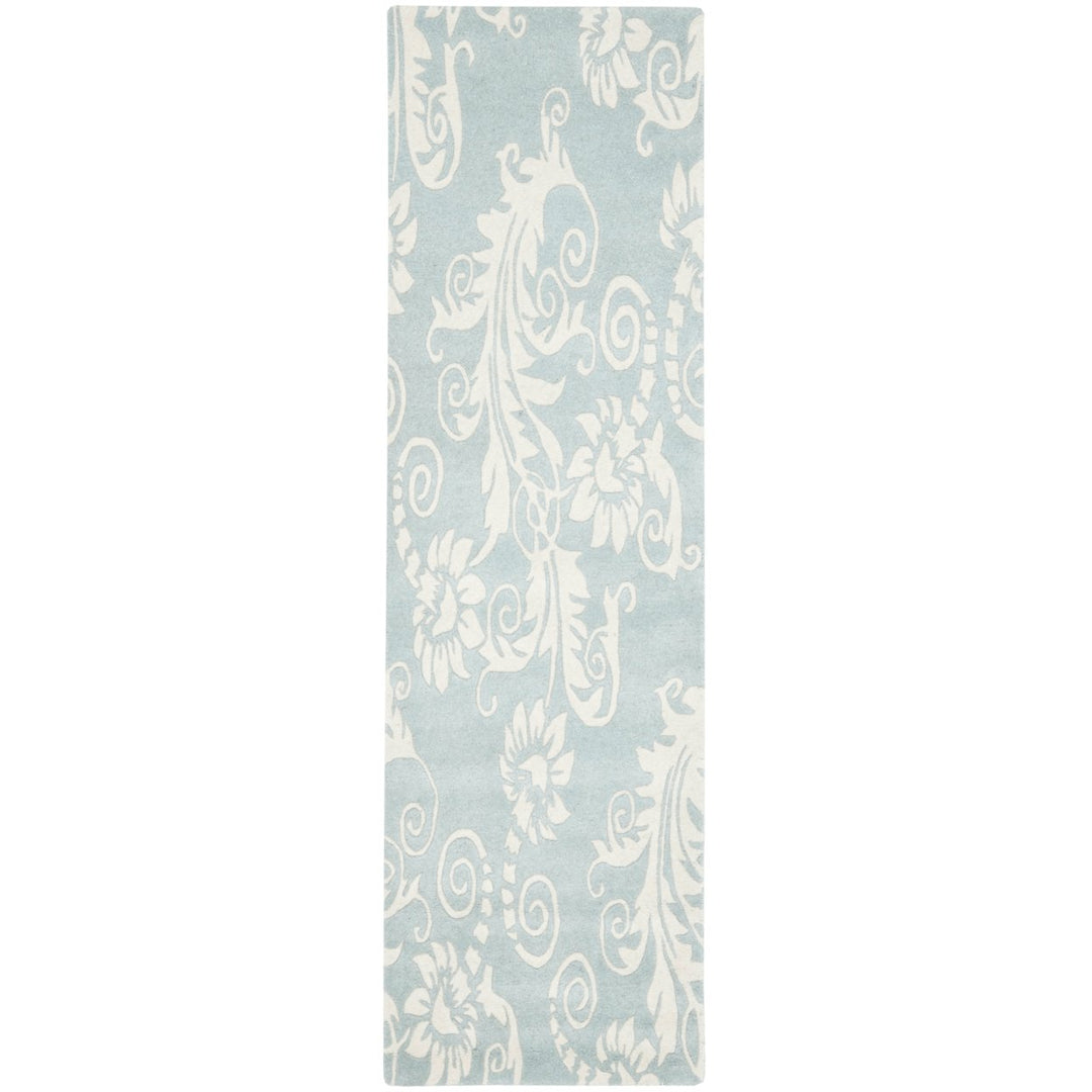 SAFAVIEH Soho Collection SOH765A Handmade Blue/Ivory Rug Image 4