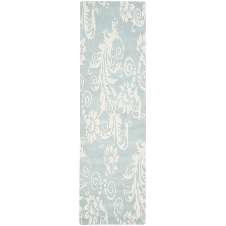 SAFAVIEH Soho Collection SOH765A Handmade Blue/Ivory Rug Image 4