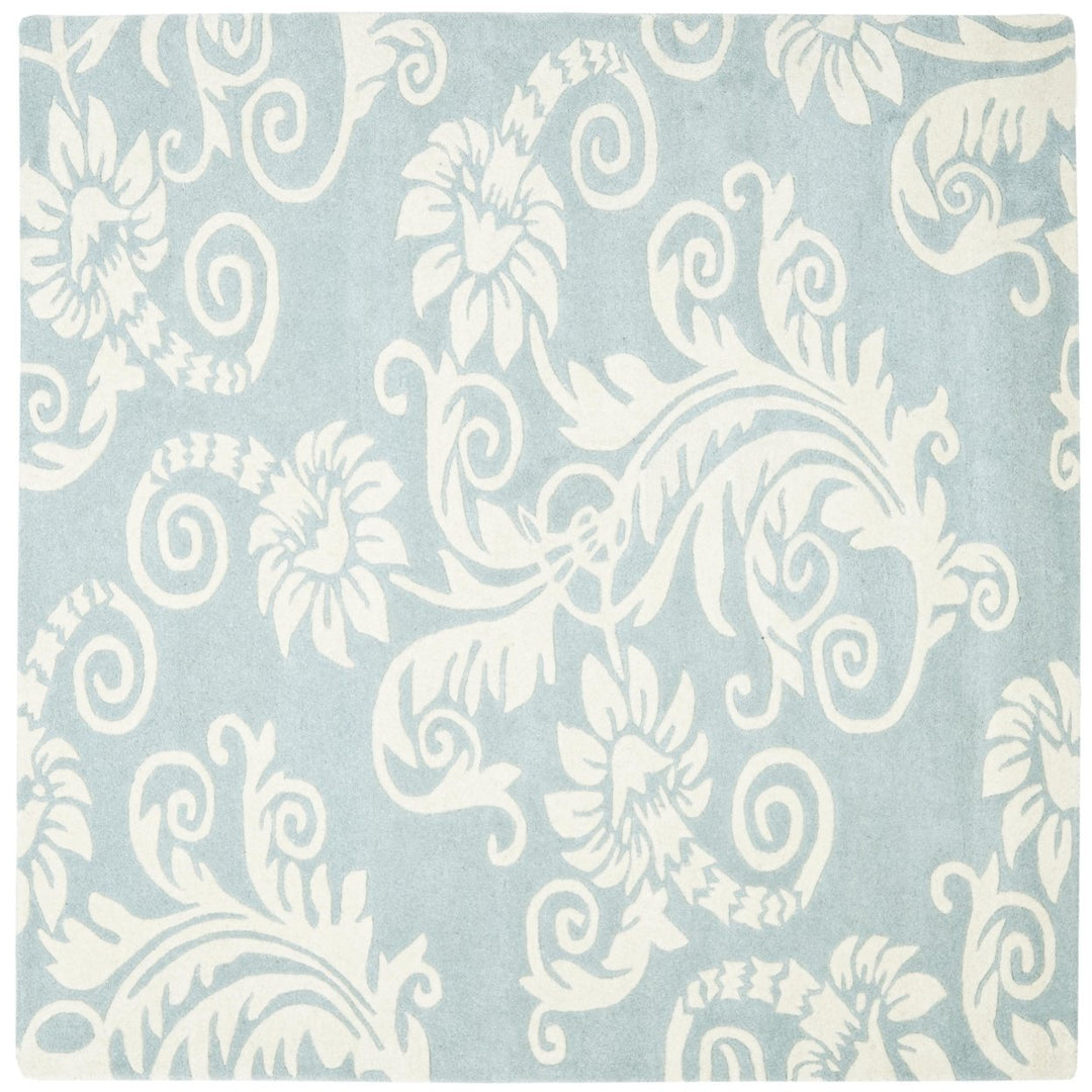 SAFAVIEH Soho Collection SOH765A Handmade Blue/Ivory Rug Image 5