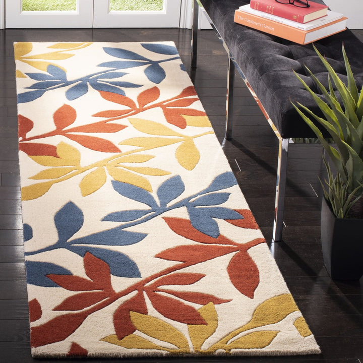 SAFAVIEH Soho SOH764B Handmade Beige / Multi Rug Image 3