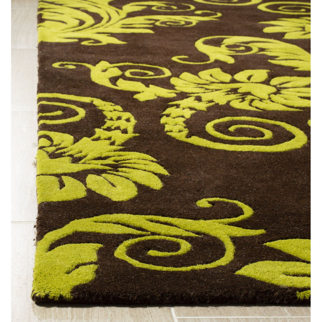 SAFAVIEH Soho SOH765D Handmade Brown / Green Rug Image 6