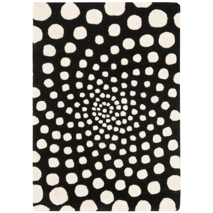 SAFAVIEH Soho SOH766B Handmade Black / Ivory Rug Image 9