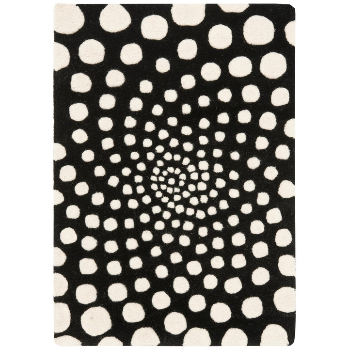 SAFAVIEH Soho SOH766B Handmade Black / Ivory Rug Image 1