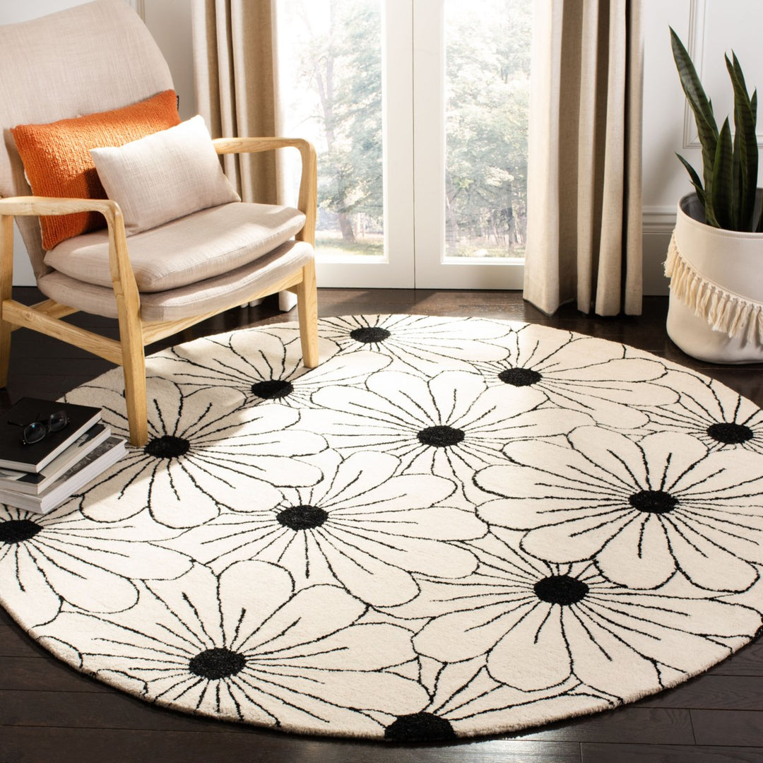 SAFAVIEH Soho SOH768B Handmade Ivory / Black Rug Image 8