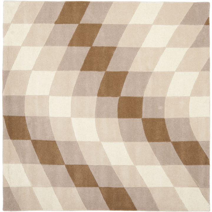 SAFAVIEH Soho Collection SOH782A Handmade Sand/Ivory Rug Image 4