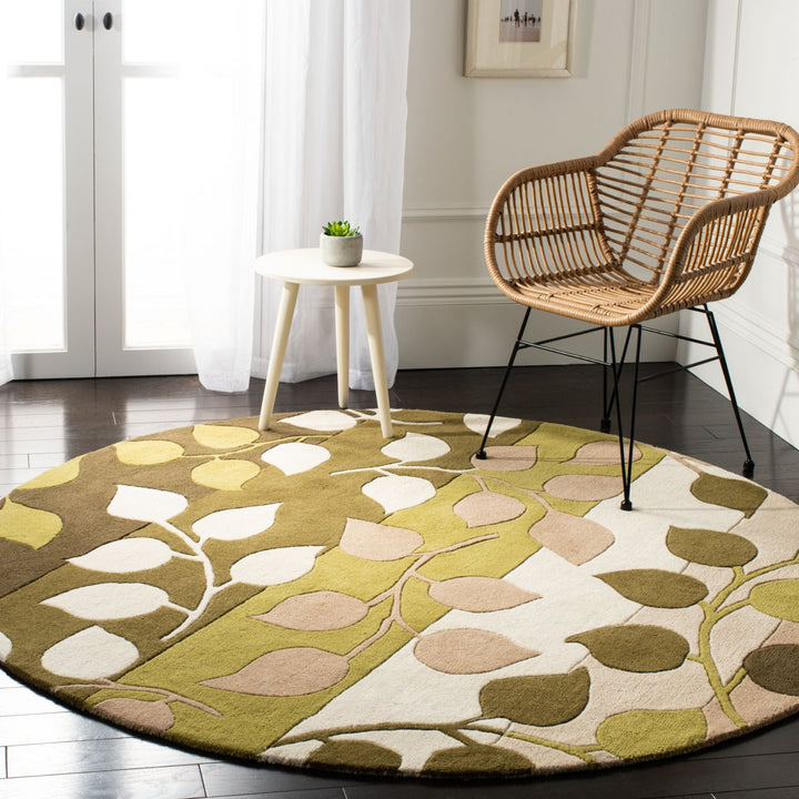 SAFAVIEH Soho SOH785A Handmade Green / Beige Rug Image 2