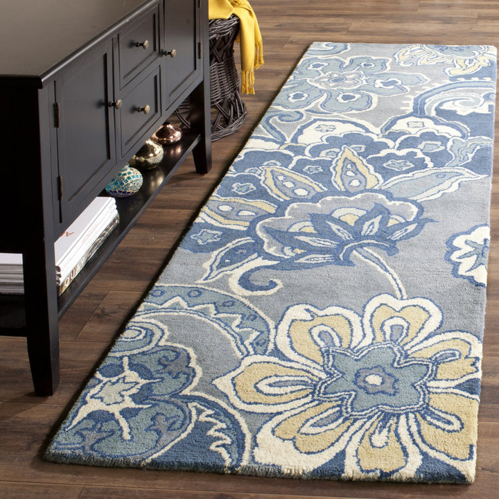 SAFAVIEH Soho Collection SOH797A Handmade Blue/Multi Rug Image 3