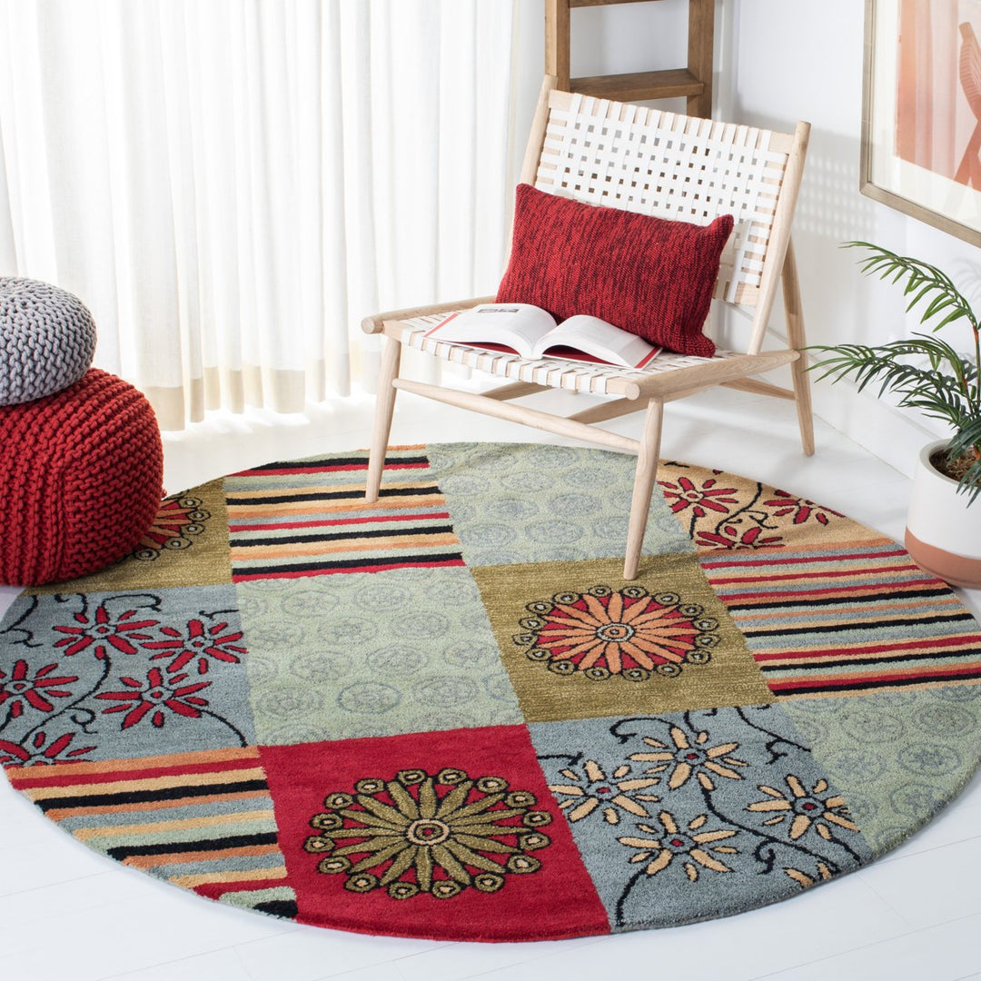 SAFAVIEH Soho Collection SOH817A Handmade Multi Rug Image 8