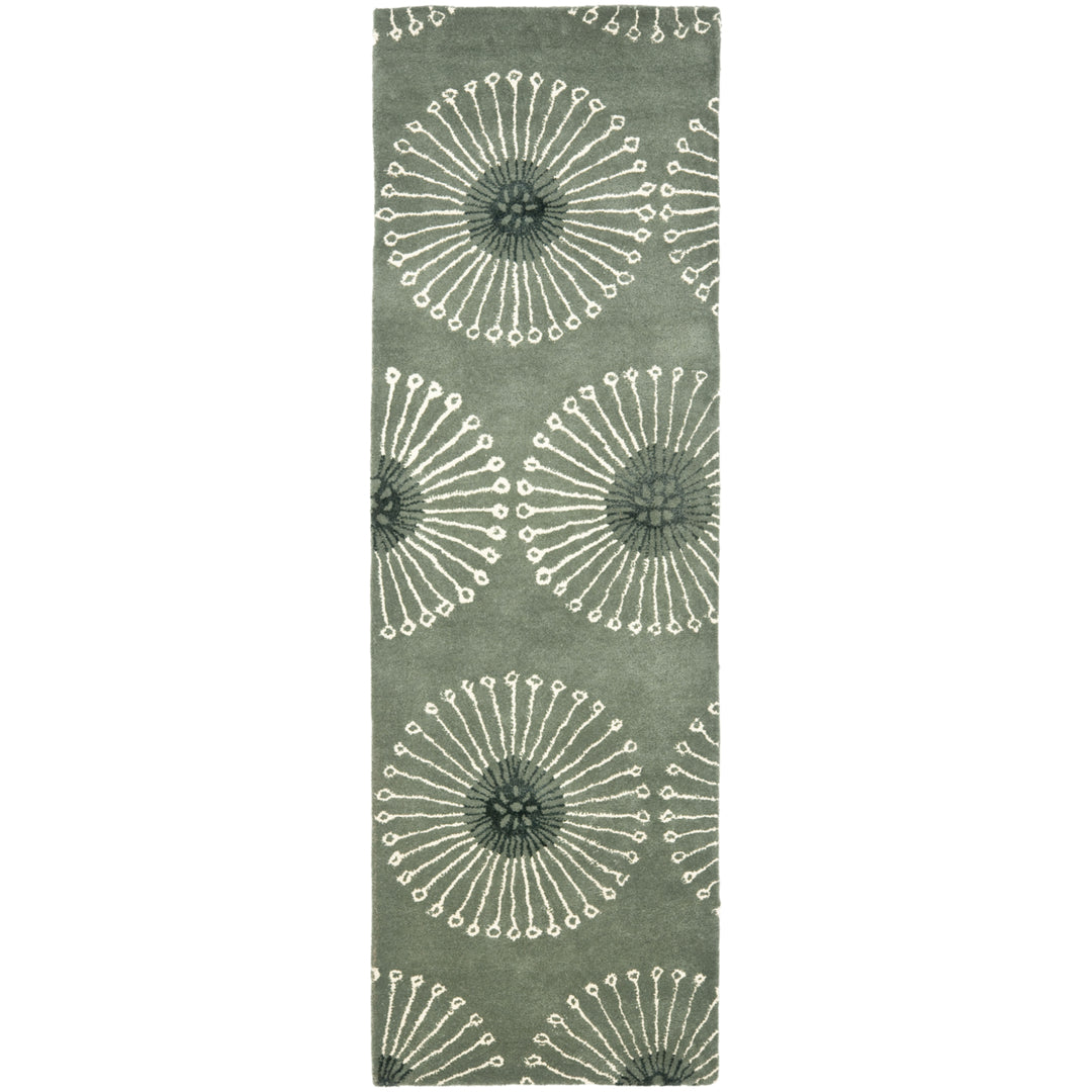 SAFAVIEH Soho Collection SOH821C Handmade Grey/Ivory Rug Image 5