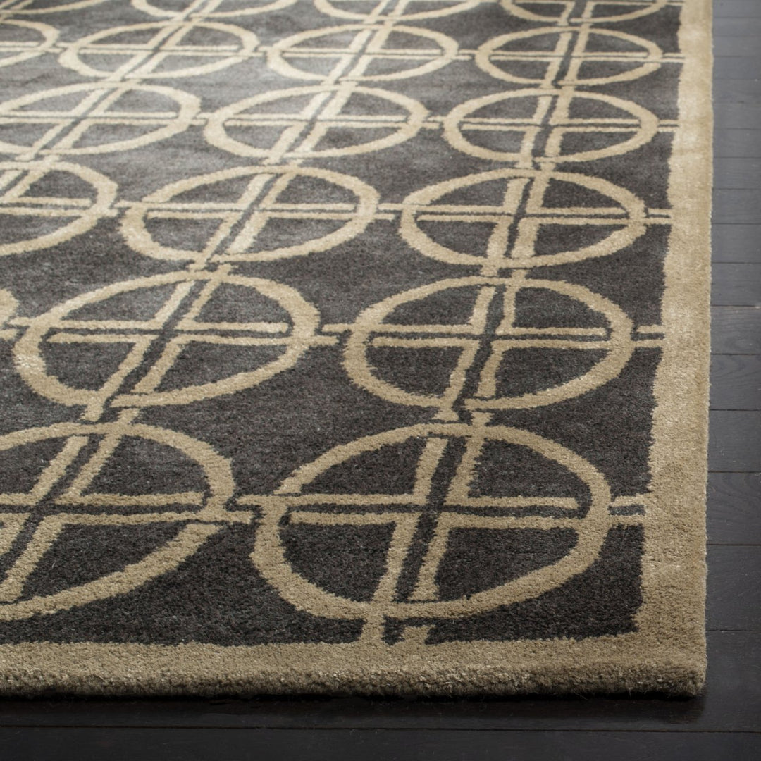 SAFAVIEH Soho Collection SOH822A Handmade Brown/Gold Rug Image 6