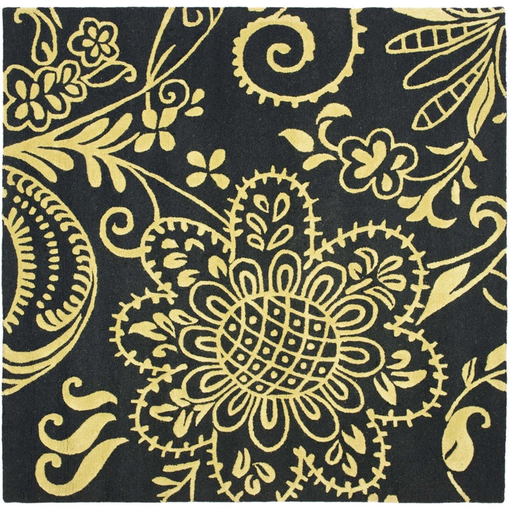 SAFAVIEH Soho SOH832A Handmade Black / Green Rug Image 5