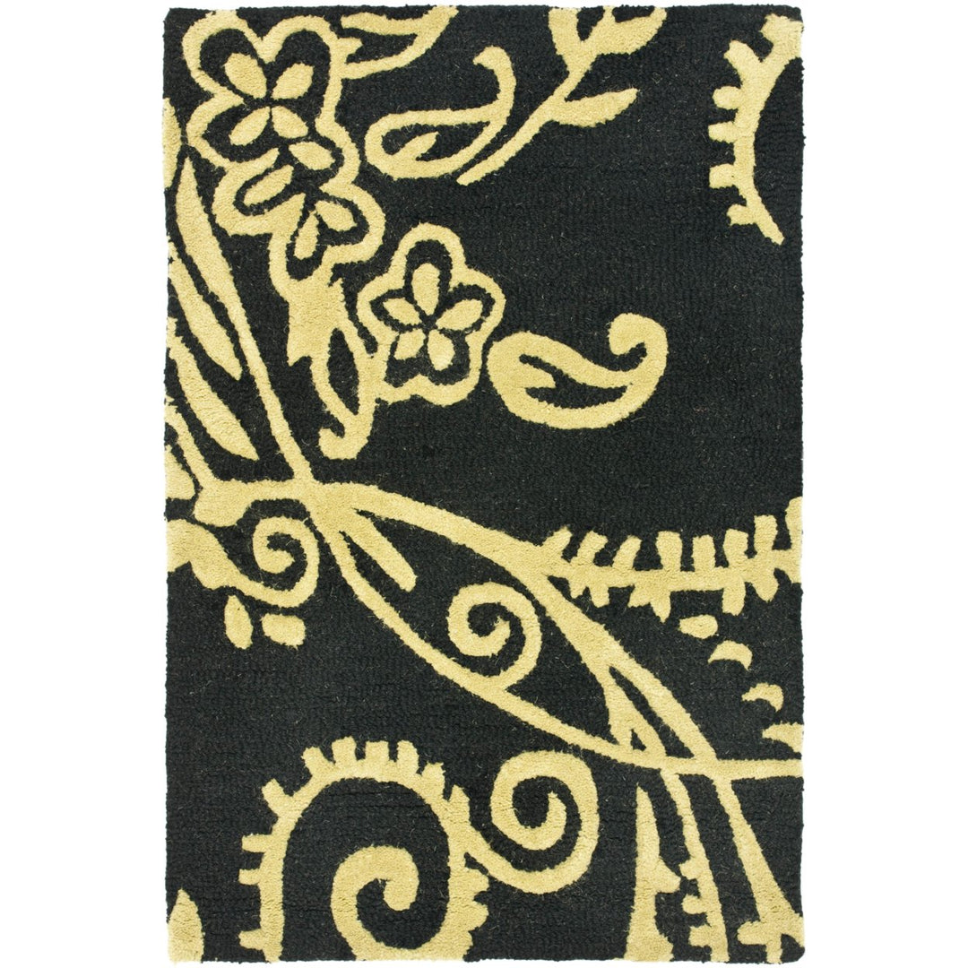 SAFAVIEH Soho SOH832A Handmade Black / Green Rug Image 7