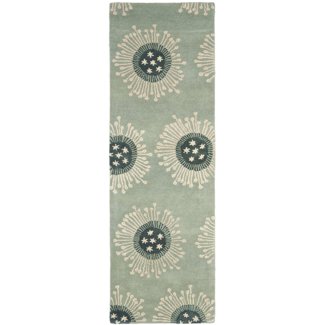 SAFAVIEH Soho SOH852B Handmade Light Blue / Multi Rug Image 5