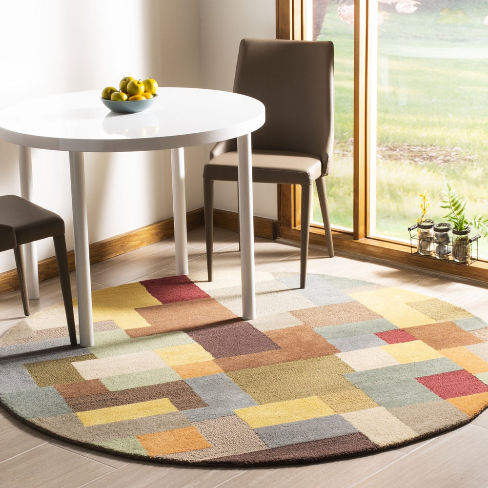 SAFAVIEH Soho Collection SOH923A Handmade Multi Rug Image 2