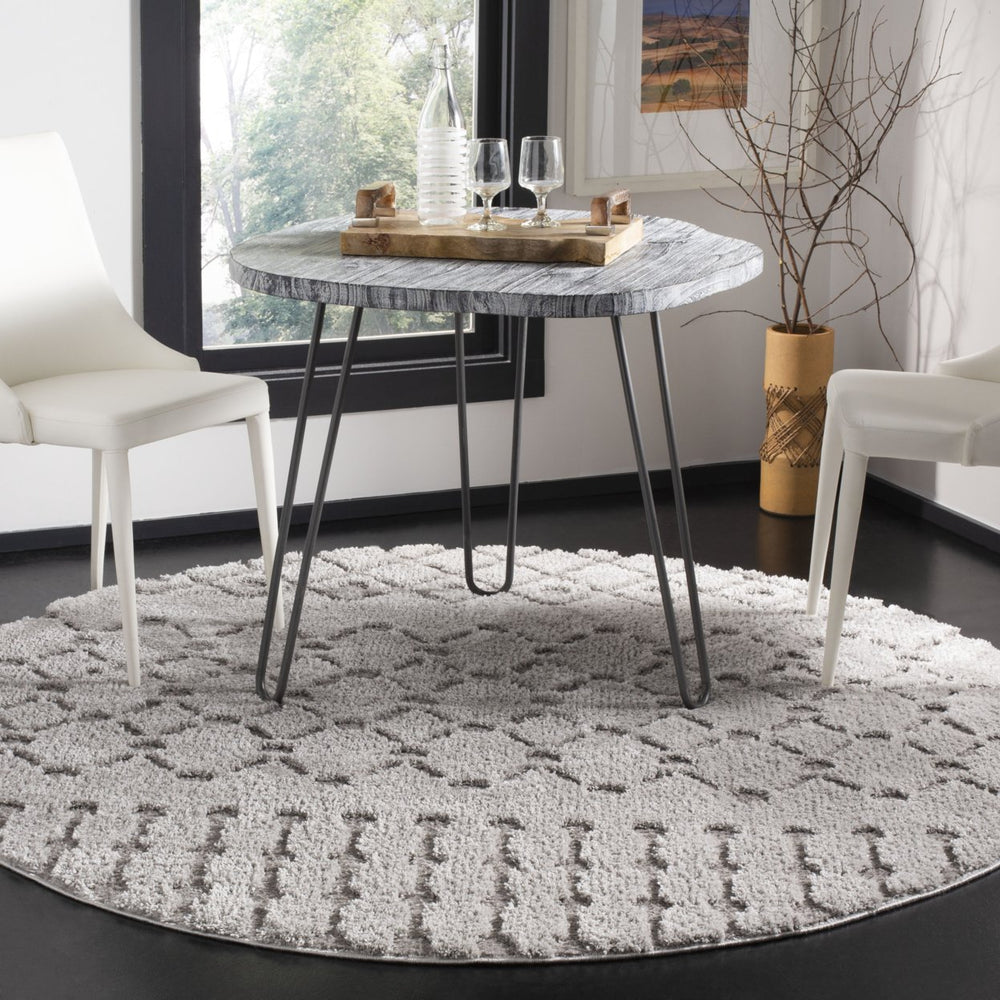 SAFAVIEH Sparta Shag Collection SPG509A Grey / Grey Rug Image 2