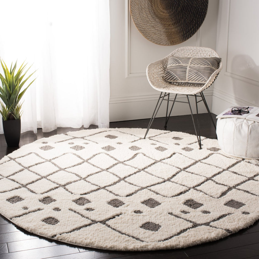 SAFAVIEH Sparta Shag Collection SPG510C Ivory / Grey Rug Image 2