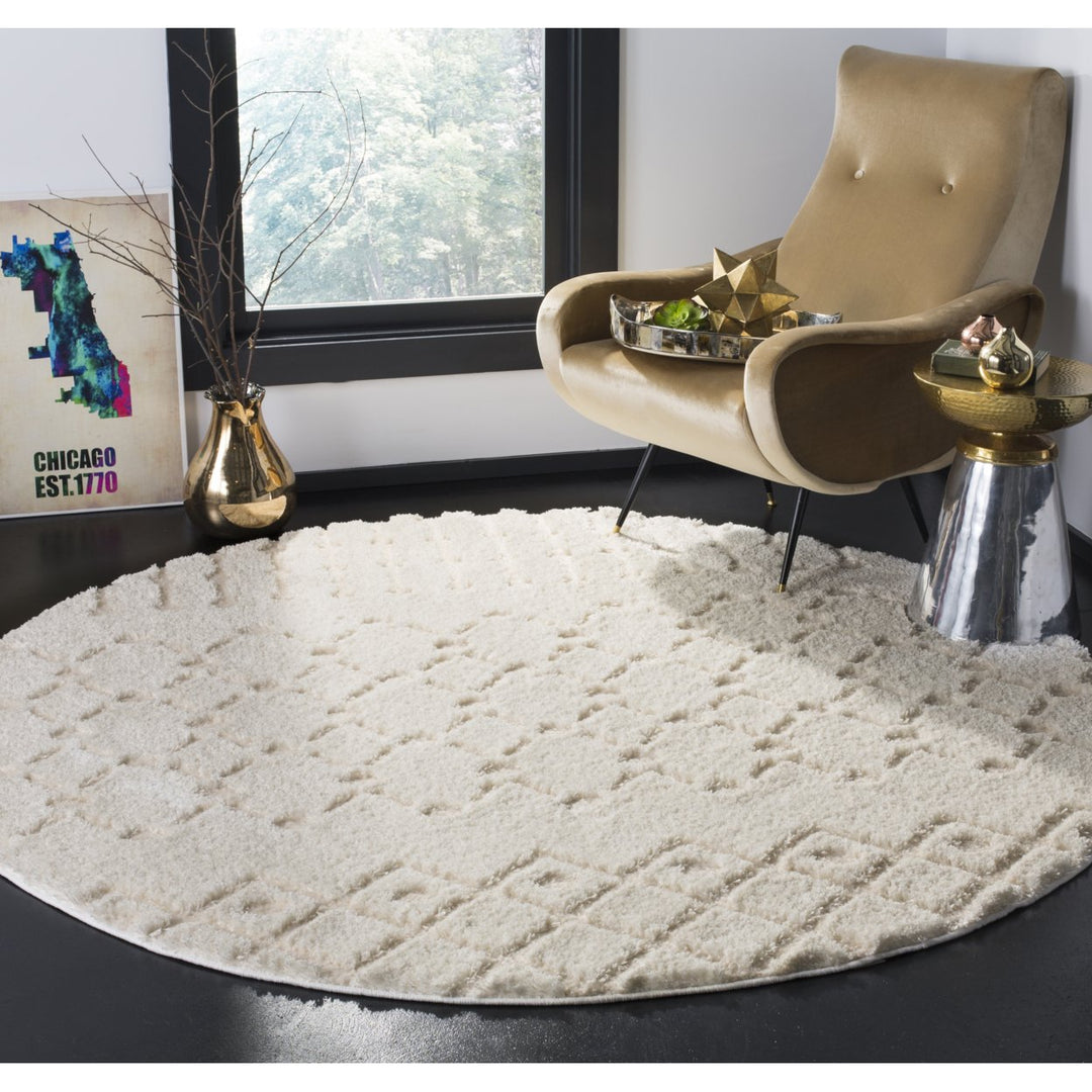 SAFAVIEH Sparta Shag Collection SPG509B Creme / Creme Rug Image 2