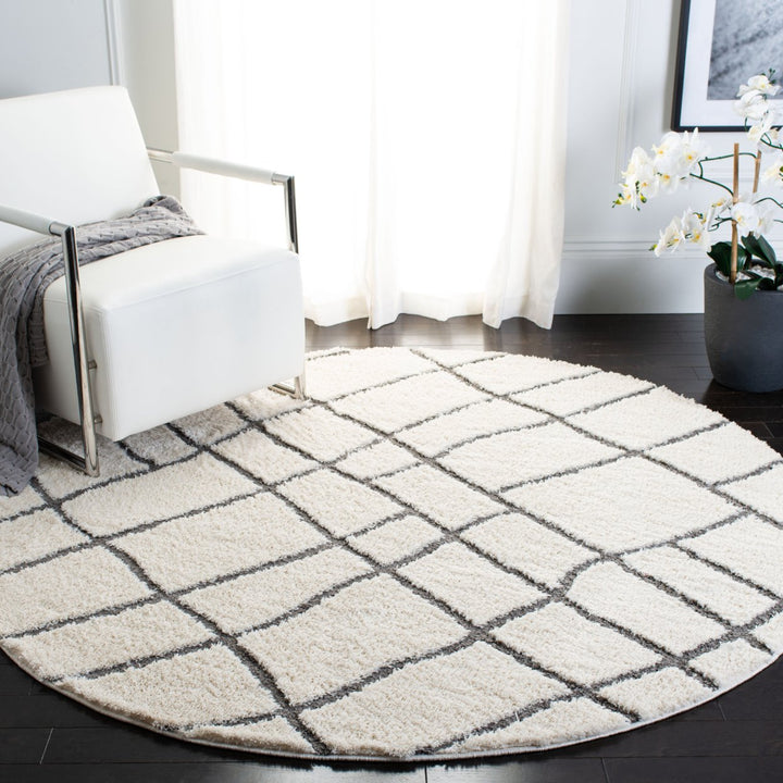 SAFAVIEH Sparta Shag Collection SPG512C Ivory / Grey Rug Image 2