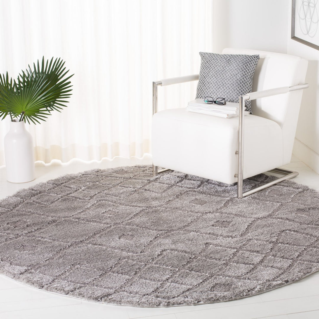 SAFAVIEH Sparta Shag Collection SPG514A Grey / Grey Rug Image 2