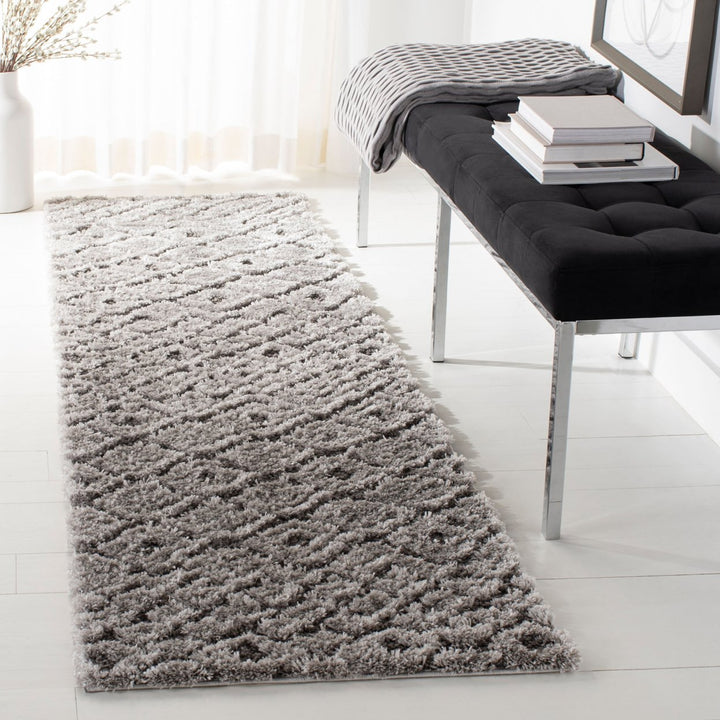 SAFAVIEH Sparta Shag Collection SPG514A Grey / Grey Rug Image 3