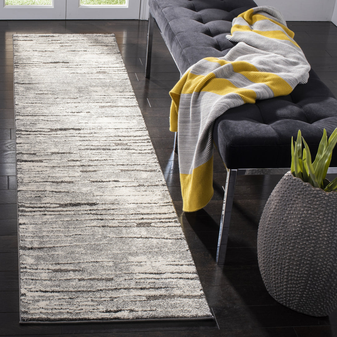 SAFAVIEH Spirit Collection SPR124F Grey/Dark Grey Rug Image 3