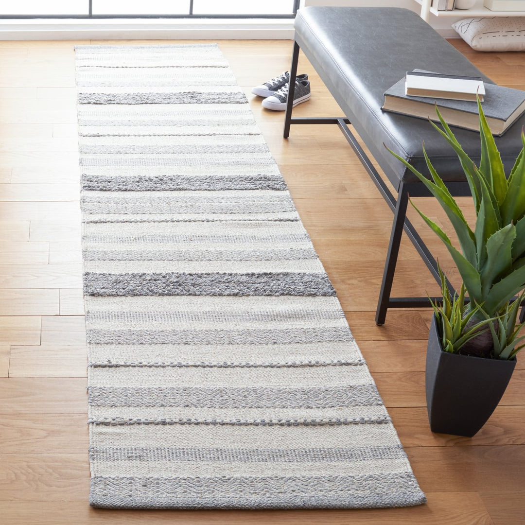 SAFAVIEH Striped Kilim STK501A Handwoven Ivory /Grey Rug Image 2