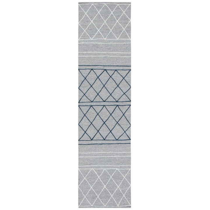 SAFAVIEH Striped Kilim STK507G Silver / Grey Rug Image 3