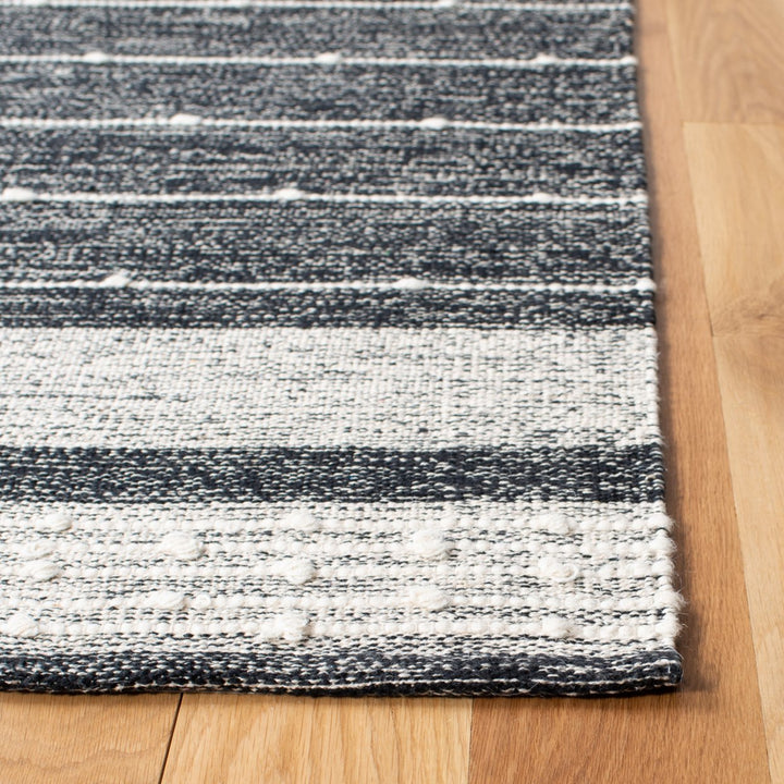 SAFAVIEH Striped Kilim STK509Z Black / Ivory Rug Image 5