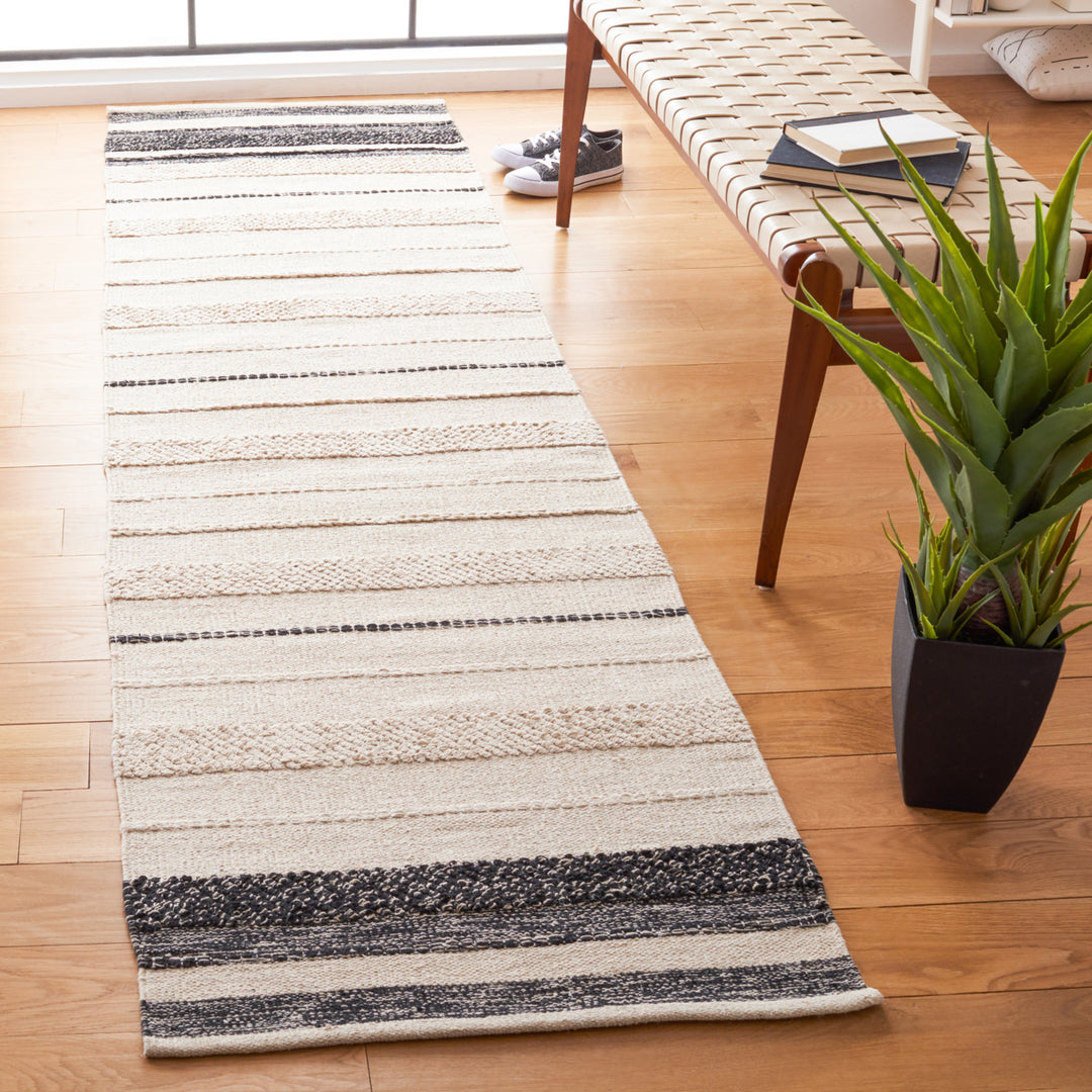 SAFAVIEH Striped Kilim STK512A Ivory / Black Rug Image 2