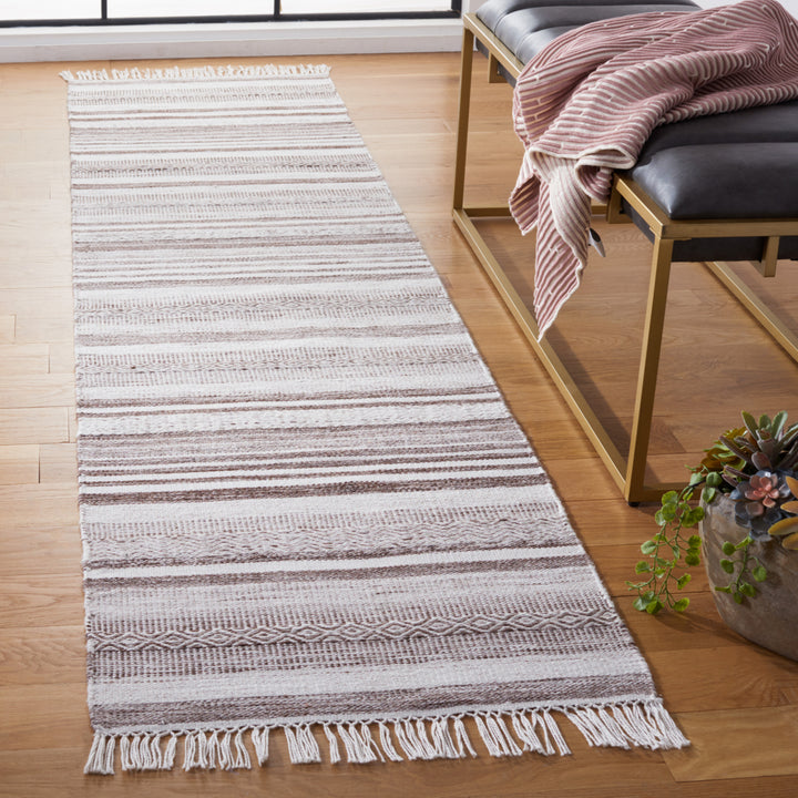 SAFAVIEH Striped Kilim STK108T Brown / Ivory Rug Image 2