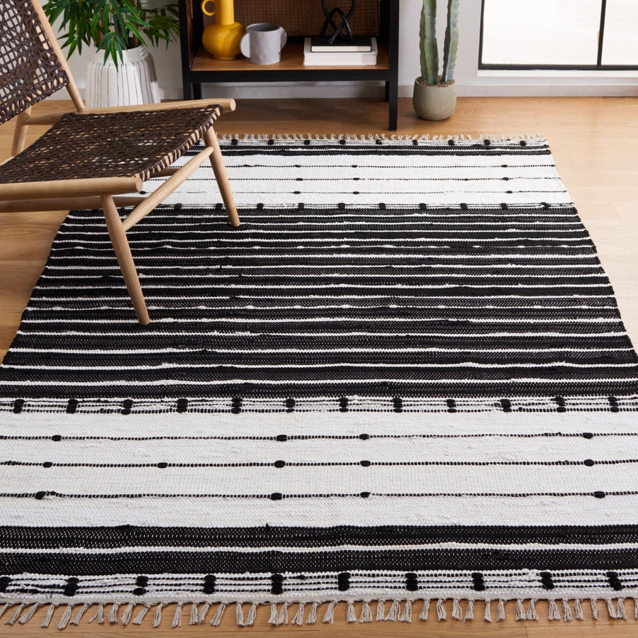 SAFAVIEH Striped Kilim STK202Z Black / Ivory Rug Image 1